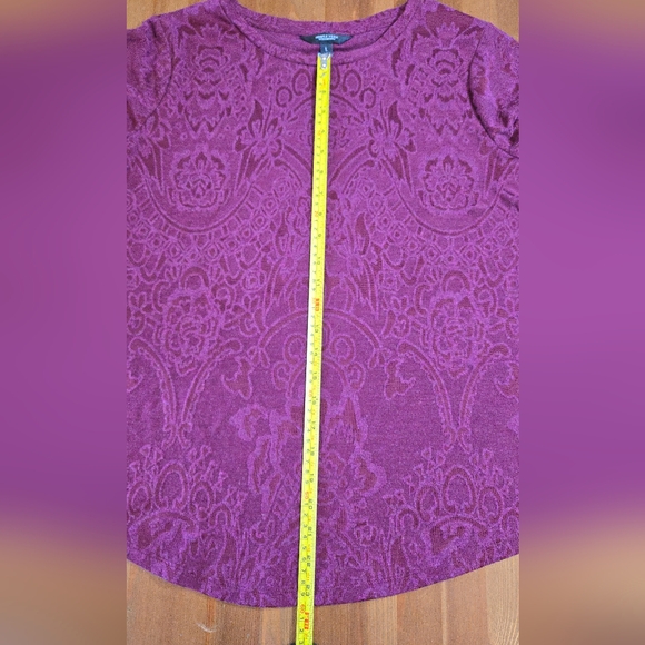 Simply Vera Burgandy Short Sleeve Curved Hem Patterned Top Size Large - Picture 7 of 11